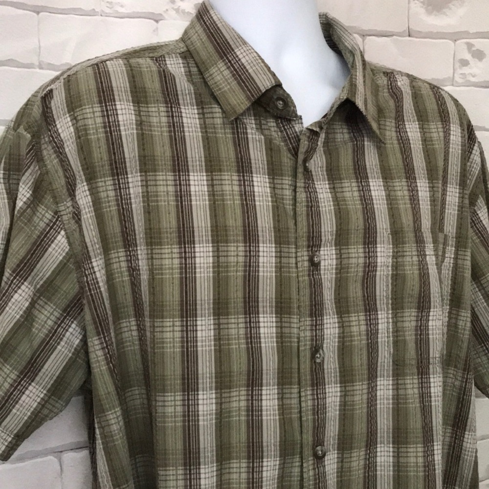 Men’s GH Bass Earth brown & green striped shirt.